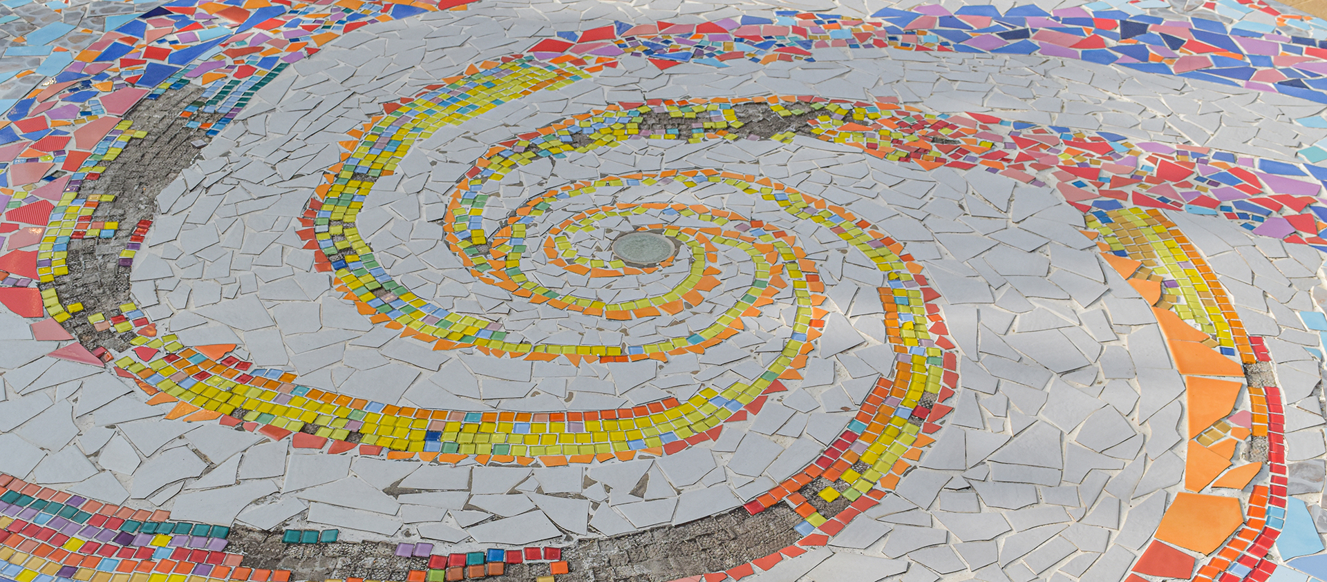 Installation céramique et mosaïque